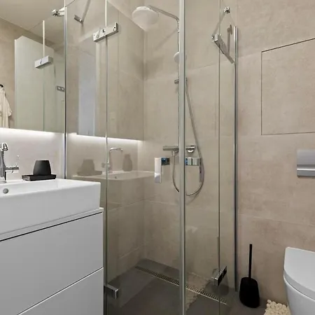 Skypark 1-Bedroom Apartment On Floor 28 With Panoramic View And Parking By Skyviews * 布拉迪斯拉发