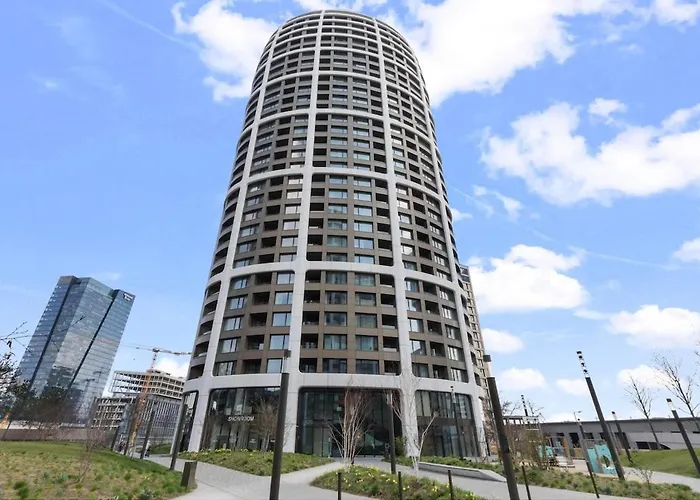 Skypark 1-Bedroom Apartment On Floor 28 With Panoramic View And Parking By Skyviews דירה ברטיסלאבה